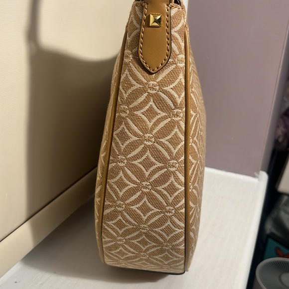 Michael Kors NWT Dover Large Half Moon Shoulder Bag - Picture 9 of 11